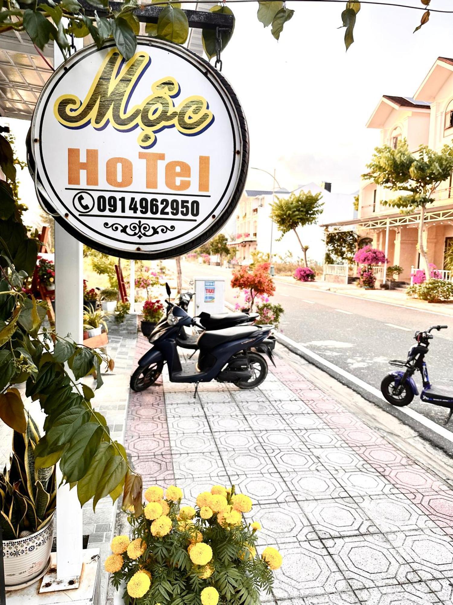 Moc Homestay- Near Bai Dai Beach Cam Lam Exteriör bild
