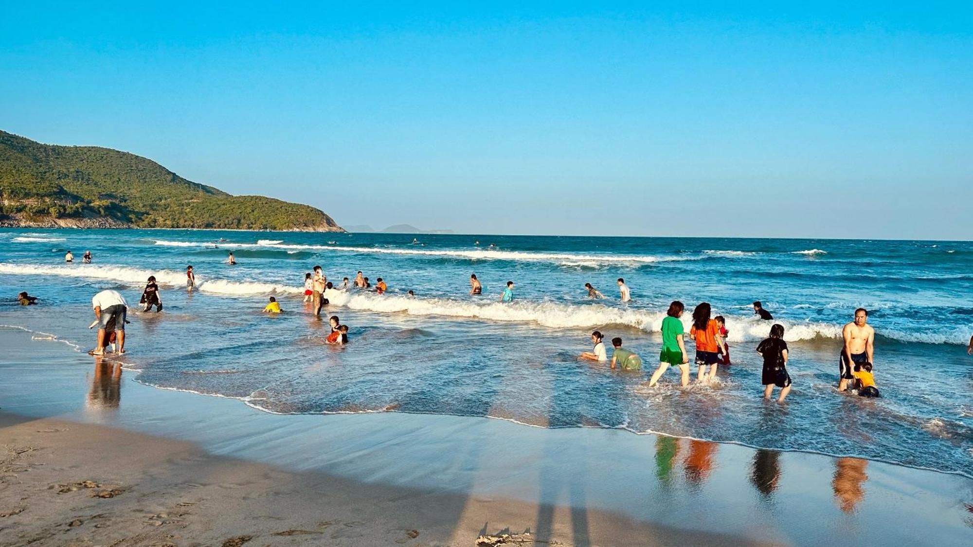 Moc Homestay- Near Bai Dai Beach Cam Lam Exteriör bild