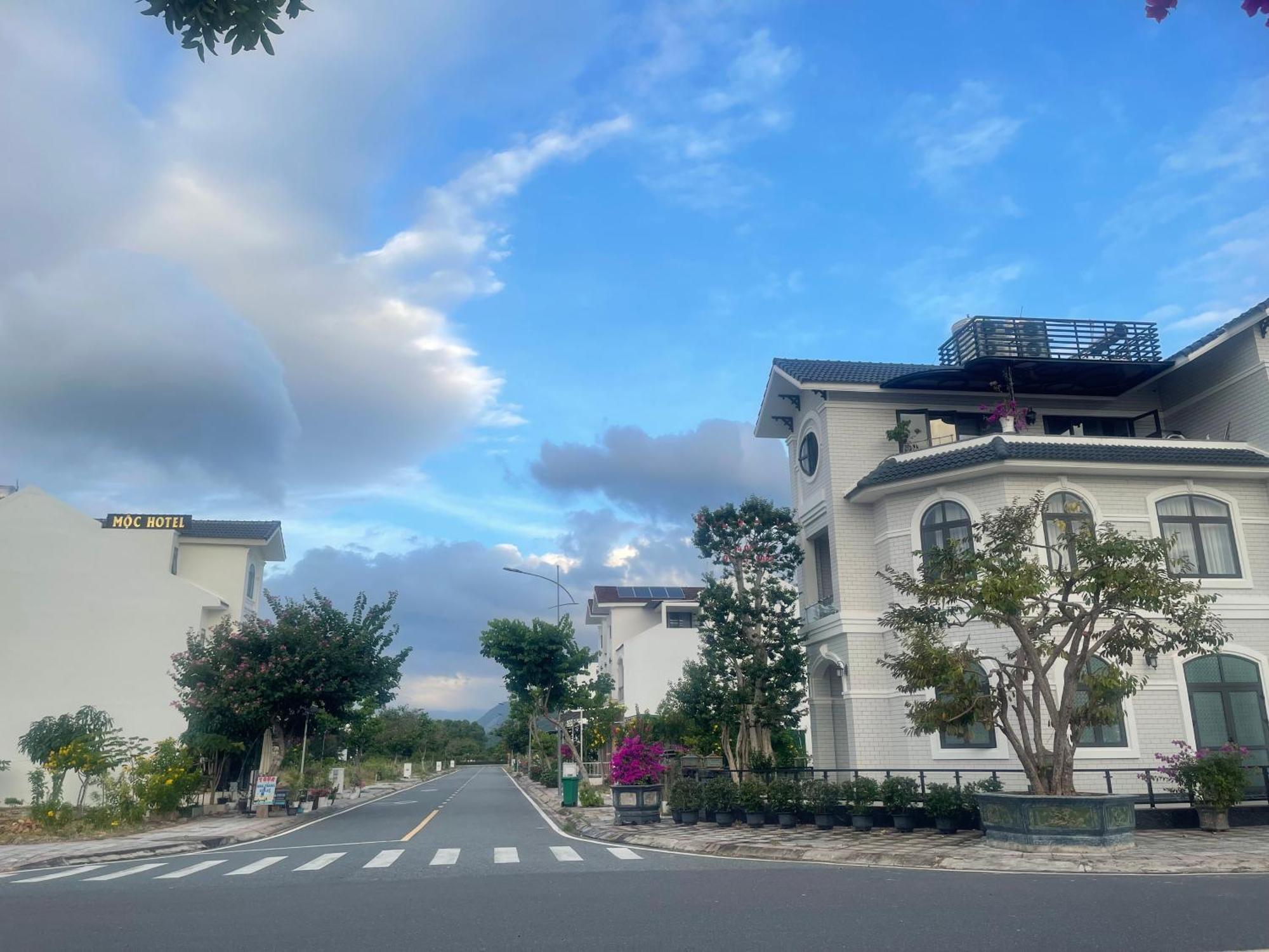 Moc Homestay- Near Bai Dai Beach Cam Lam Exteriör bild